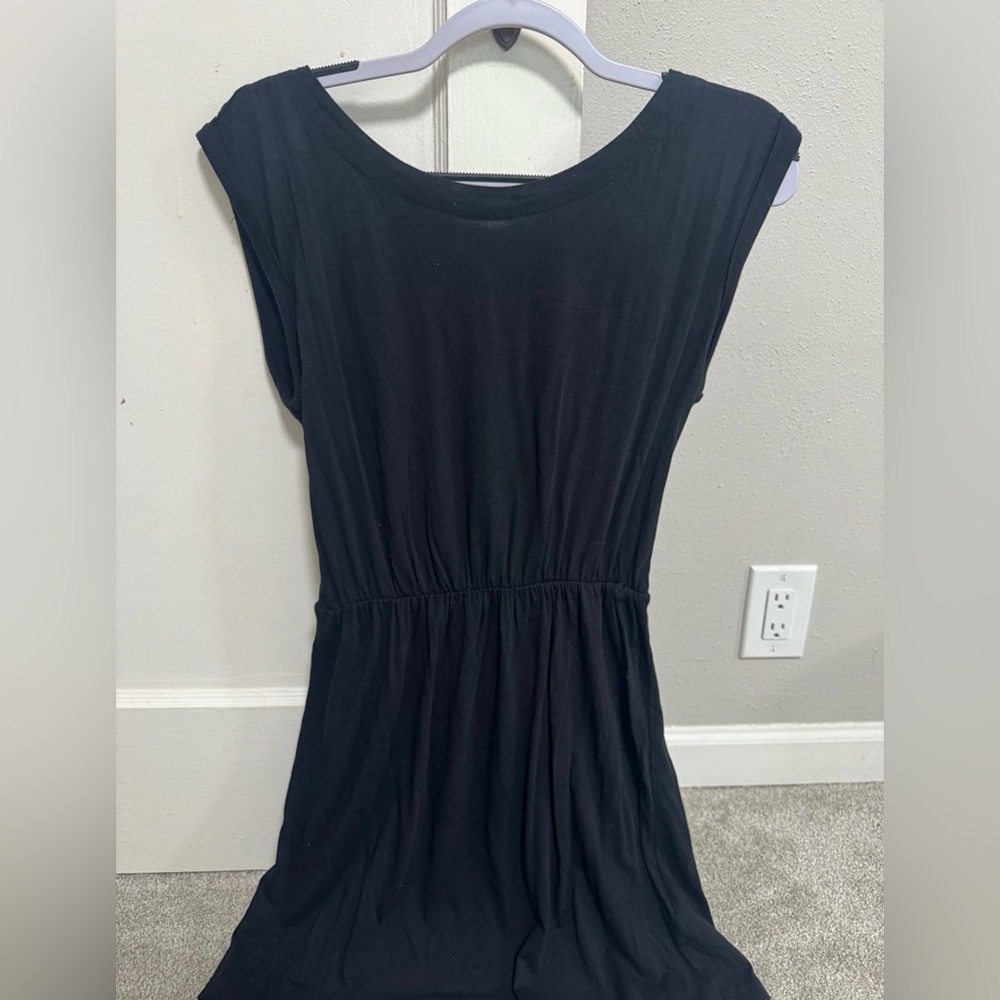 Forever 21 Black Sleeveless Dress